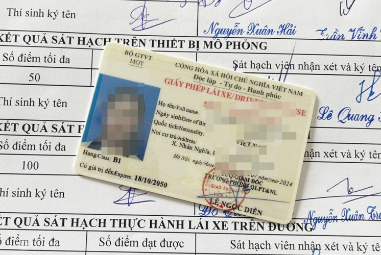 CSGT sẽ kiểm tra lý thuyết, thực hành với tài xế bị trừ hết điểm bằng lái